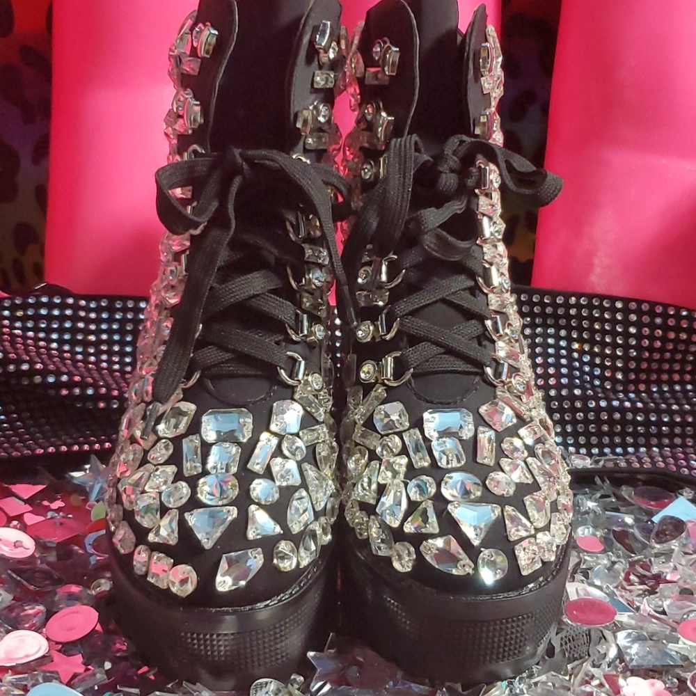 BOOTS - Picture 14 of 15
